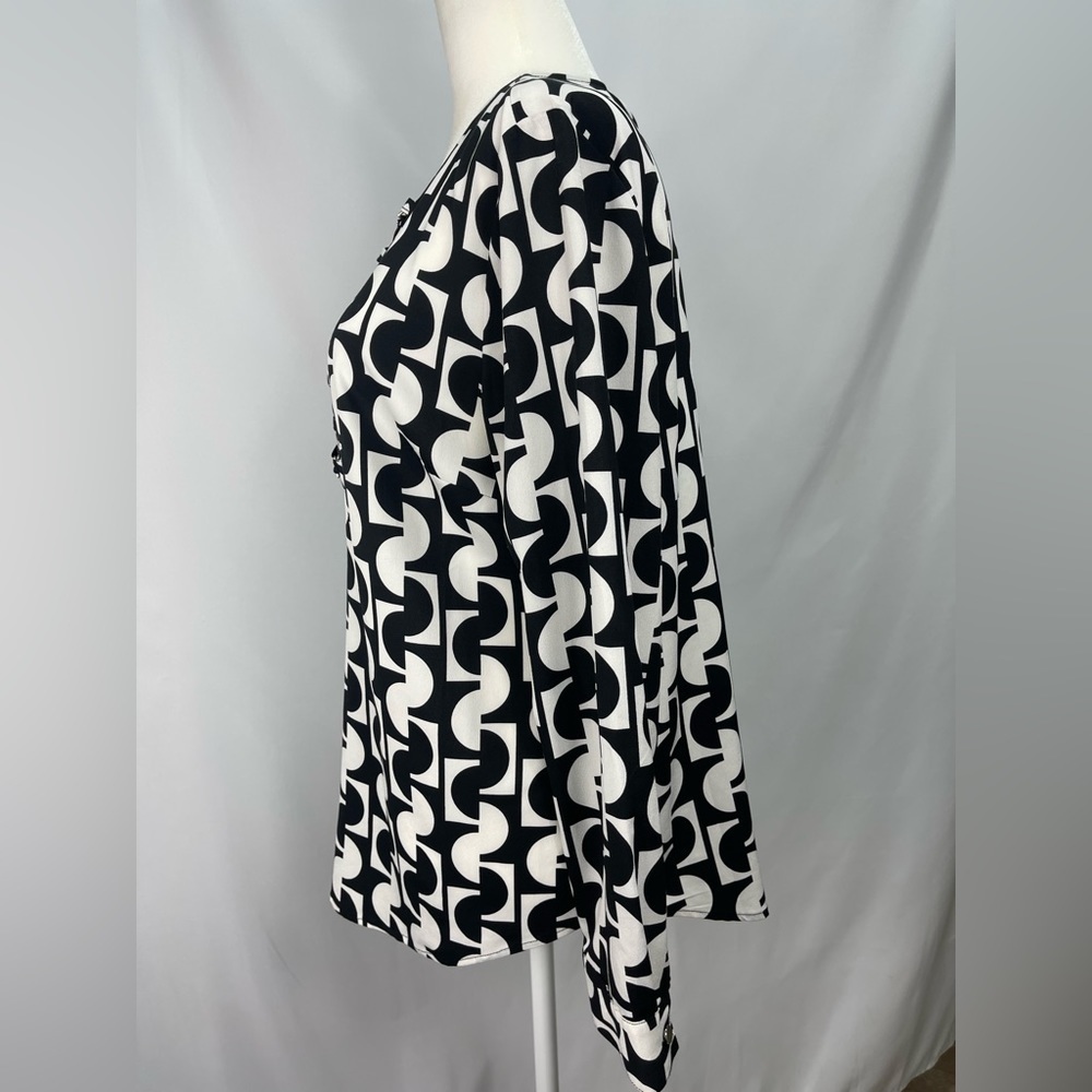 Chico’s geometric print criss cross lace up blouse Chicos size 0 women’s S/4 - Picture 6 of 16